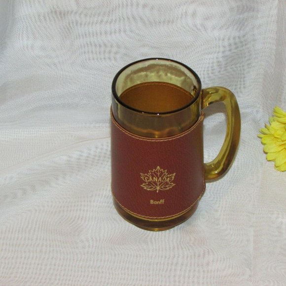 Beer Mug BANFF Vintage Gold Glass Faux Leather Sleeve Souvenir - Picture 3 of 11